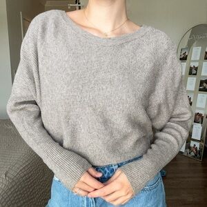 Gray Crew Neck Sweater with Relaxed Fit and Minimalist Style